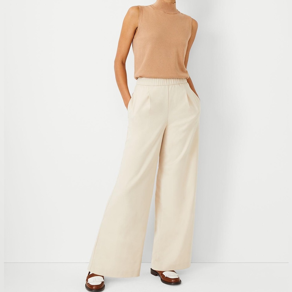 Ann Taylor The Petite High Waist Pull On Wide Leg Pant in Ecru / Cream